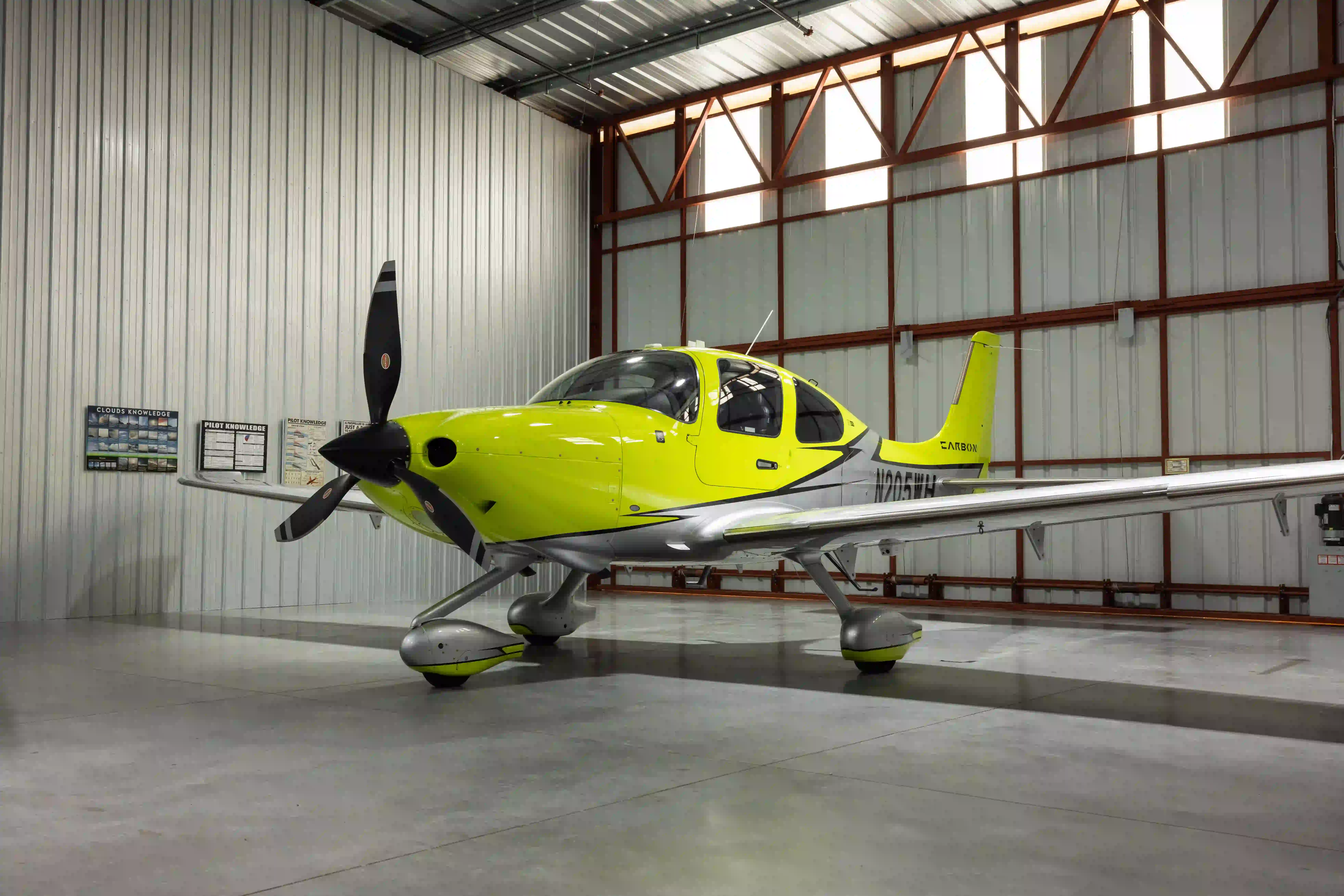Learn to Fly a Cirrus SR22T