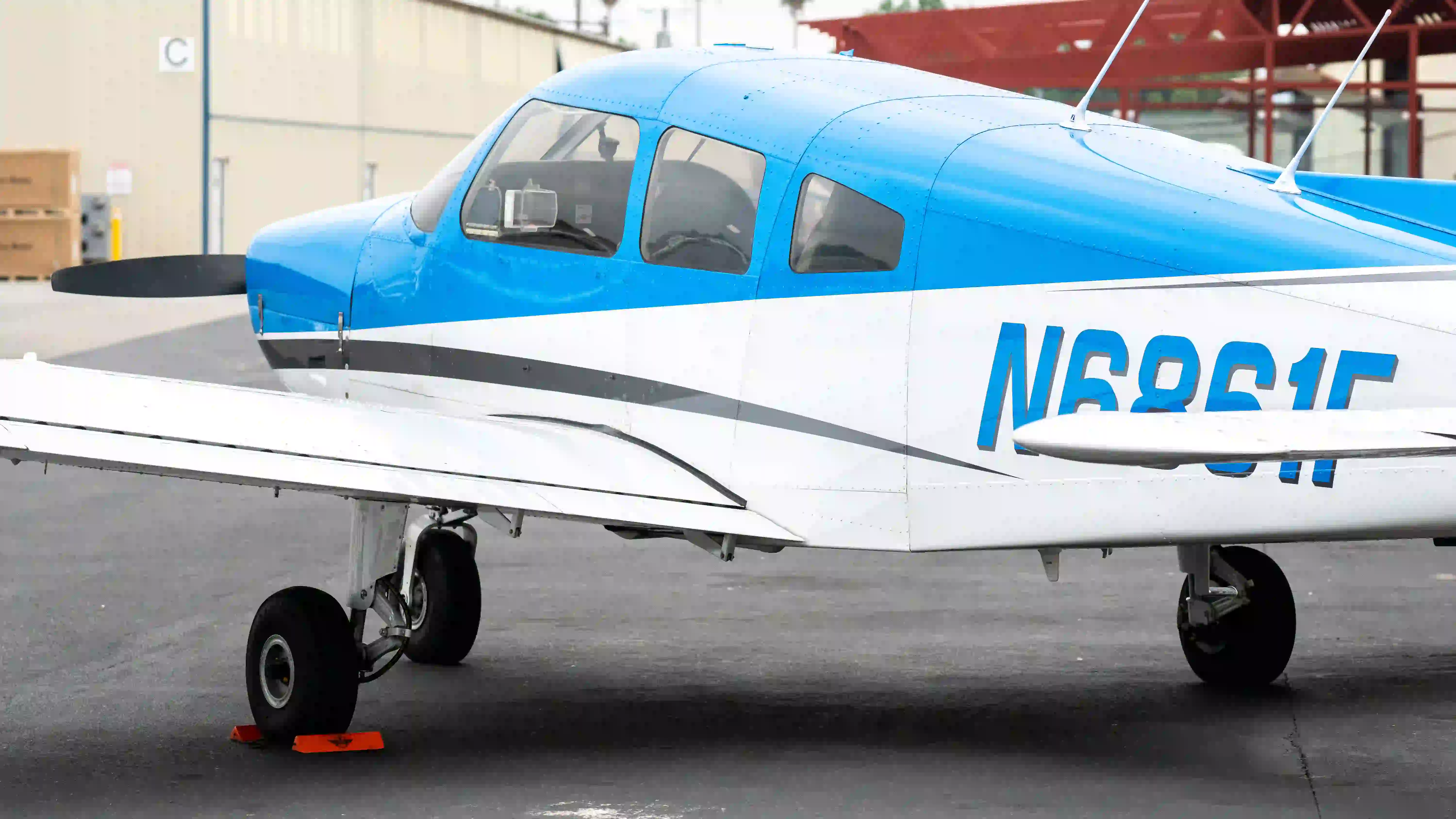 Piper PA28 181 Flight Training Van Nuys 1